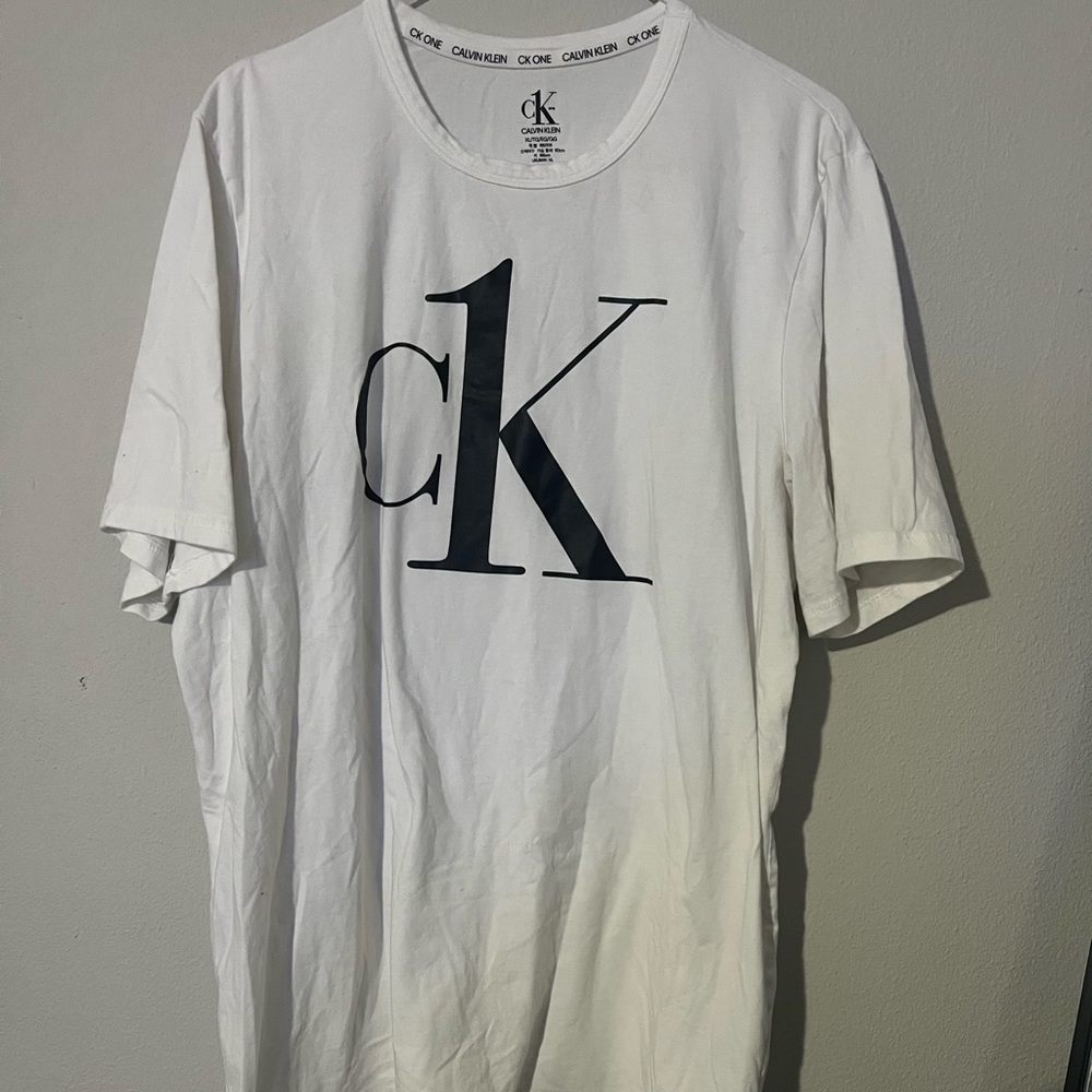 Calvin Klein T Shirt